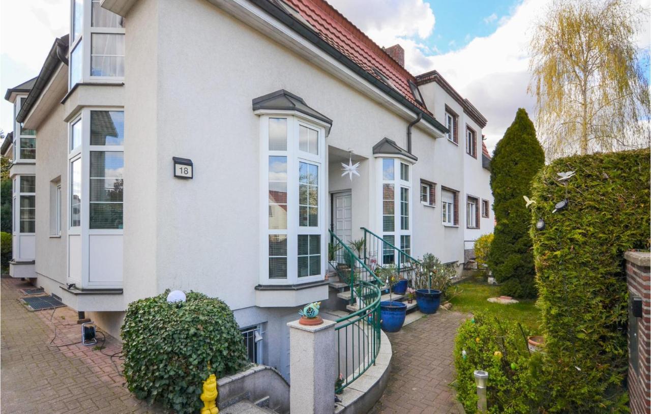 2 Bedroom Lovely Home In Berlin Extérieur photo