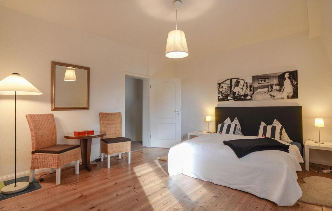 2 Bedroom Lovely Home In Berlin Extérieur photo